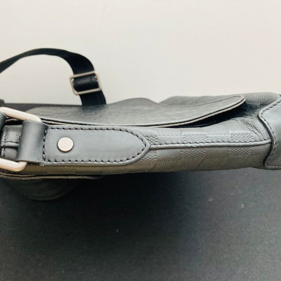 Louis Vuitton District - Picture 7 of 16